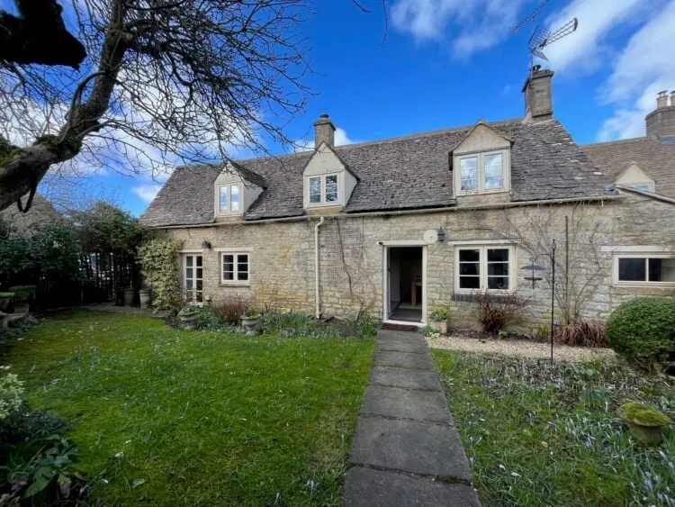 The front of a property in the Cotswolds for a property inventory check-in